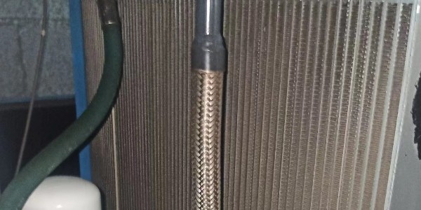 空壓機冷卻器產(chǎn)生水垢，如何清理？