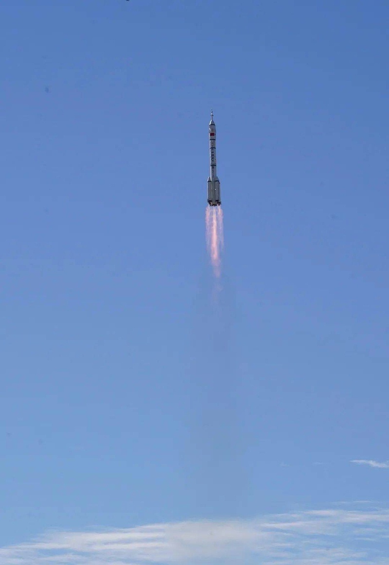 青島空壓機賀神州十二發(fā)射成功